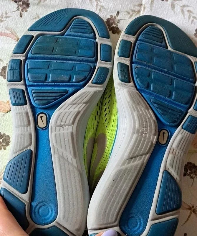 Neon Nike Running Sneakers Size 36.5 – photo 4